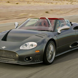 Spyker C8 photographed using a gyro image stabilizer
